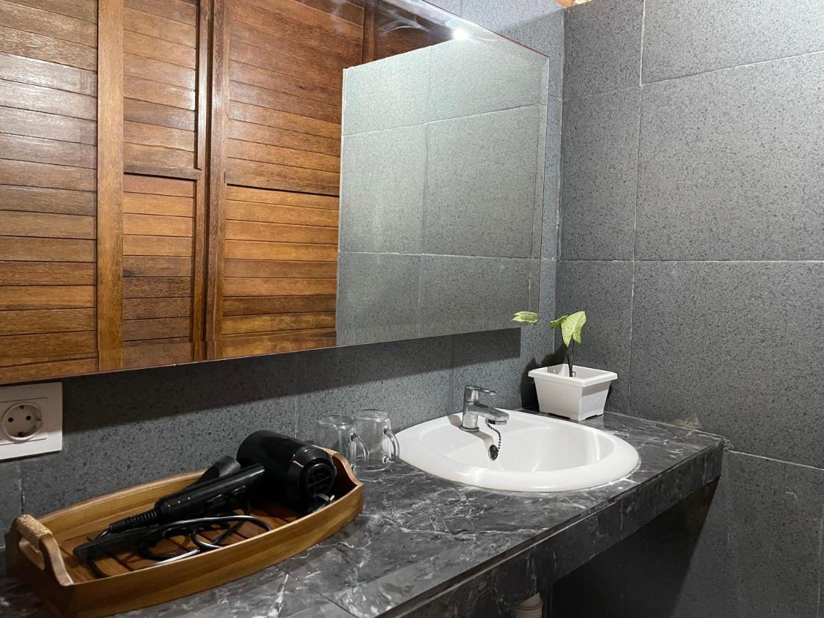 Mangrove Beach Hut Nusa Lembongan  Exterior photo