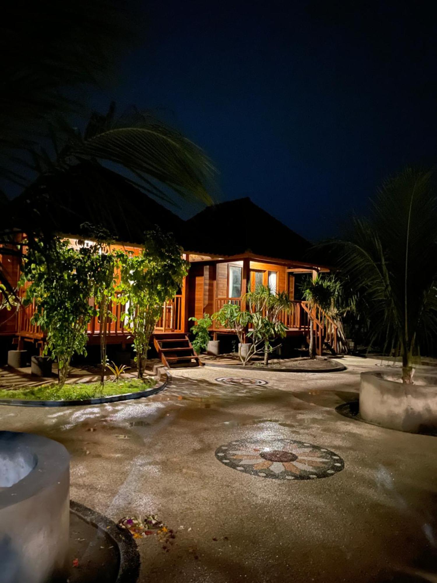 Mangrove Beach Hut Nusa Lembongan  Exterior photo